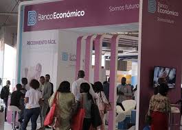 FURTO NO BANCO ECONÓMICO: CLIENTES OBRIGADOS A LEVANTAR ATÉ 250 MIL KWANZAS POR SEMANA POR SUPOSTO SAQUE DOS FUNCIONÁRIOS