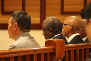 MAIORES CORRUPTOS DE ANGOLA: GENERAIS “DINO” E “KOPELIPA” REGRESSAM AO BANCO DOS RÉUS NESTA QUARTA-FEIRA