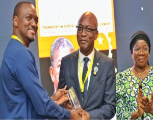 PRESIDENTE JOÃO LOURENÇO DISTINGUIDO COM O PRÉMIO THE AFRICA ROAD BUILDERSTROFÉU BABACAR NDIAYE