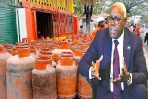ESCASSEZ DE GÁS DE COZINHA GERA LONGAS FILAS E ESPECULAÇÃO DE PREÇOS EM LUANDA