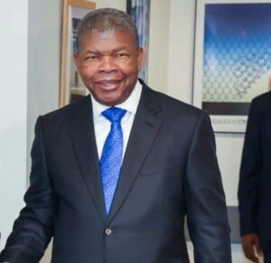PRESIDENTE EM EXERCICIO DA UNIÃO AFRICANA SAÚDA CESSAR-FOGO