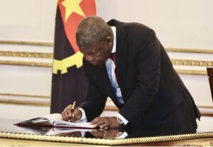 CHEFE DE ESTADO EXONERA E NOMEA NOVOS VICE-GOVERNADORES DO CUANZA NORTE E LUNDA NORTE