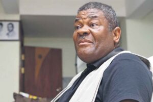 “EU NÃO VOU PEDIR DESCULPAS A NINGUÉM”  GENERAL PAKA REAPARECE E DESFAZ RUMORES SOBRE FUGA