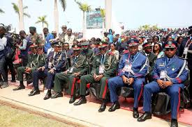 MILITARES NÃO PODEM IR FARDADOS NOS CULTOS RELIGIOSOS E NÃO PODE JUROS ENTRE ELES