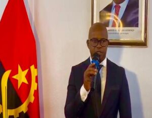 NOVOS RESPONSÁVEIS DA EDUCAÇÃO E SAÚDE NO RANGEL TOMAM POSSE